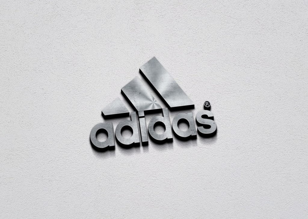 2+ Best Free Metal Logo Mockup PSD Templates To Download - GraphicsFamily
