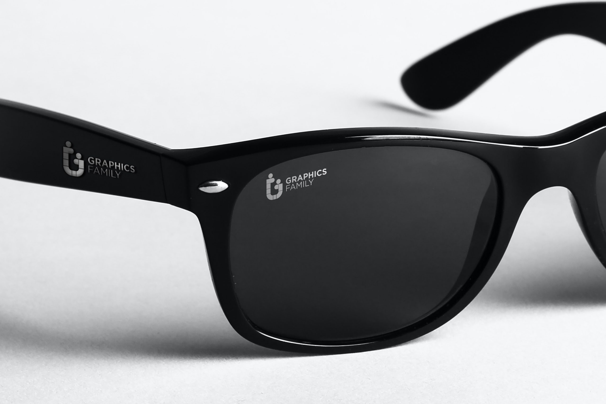 NEW Prada PR20WS Slim Unisex Logo Sunglasses in Black www.thuanphuoc.vn